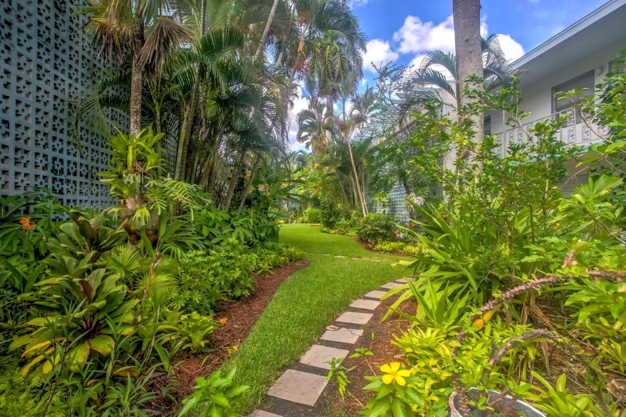 Upscale With Pool Access Walk To Pier! Apartment *