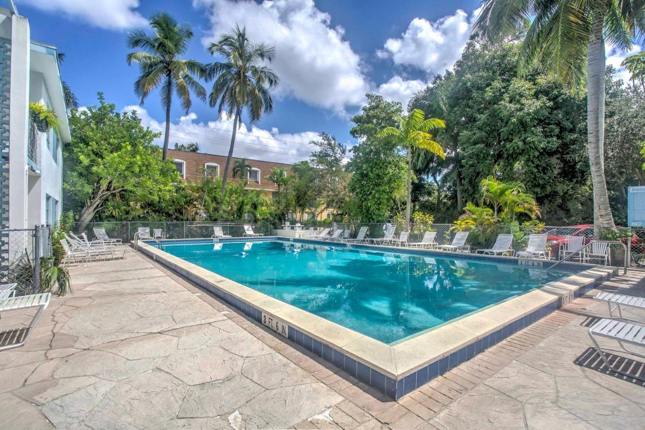 Upscale With Pool Access Walk To Pier! Apartment Naples