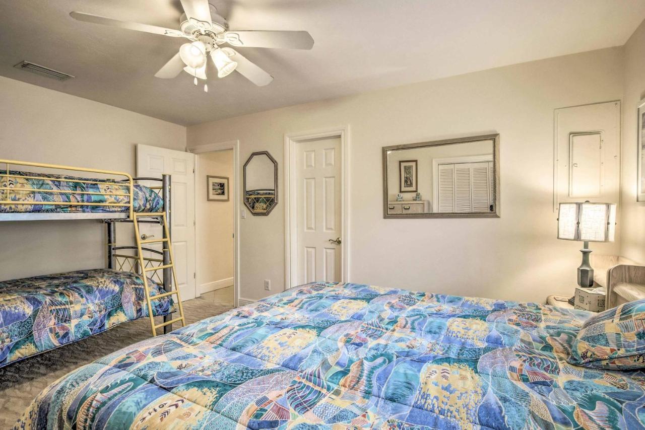 Holiday home Spacious Less Than 1 Mi To Vanderbilt Beach!