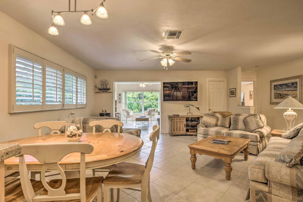 Holiday home Spacious Less Than 1 Mi To Vanderbilt Beach!