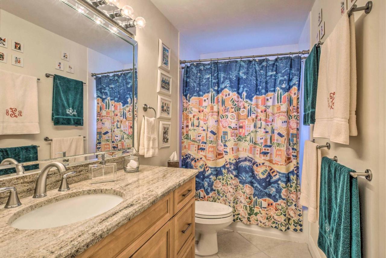 Spacious Less Than 1 Mi To Vanderbilt Beach!