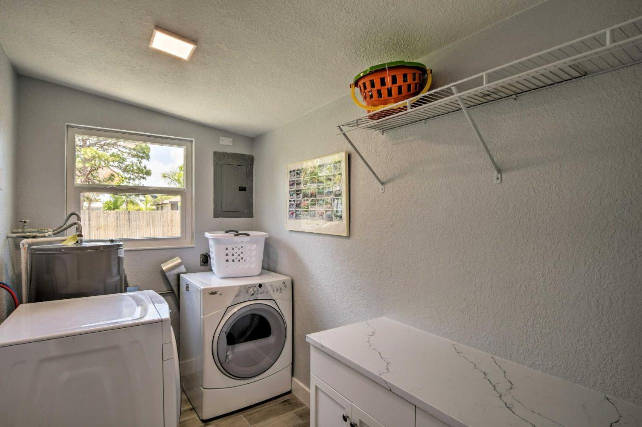 Tasteful With Patio And Grill Less Than 2 Mi To Beach! Holiday home *
