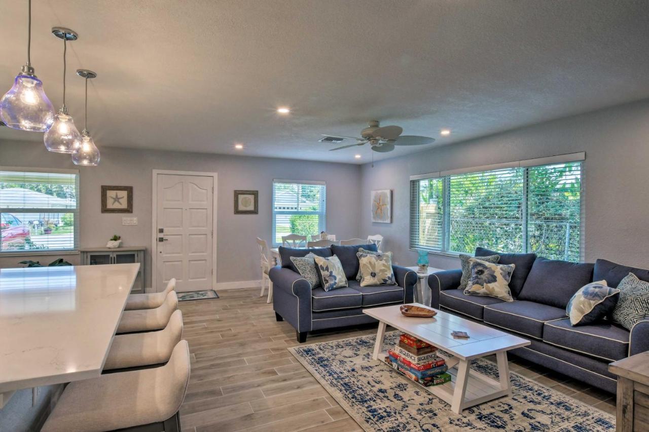 Tasteful With Patio And Grill Less Than 2 Mi To Beach! Holiday home *