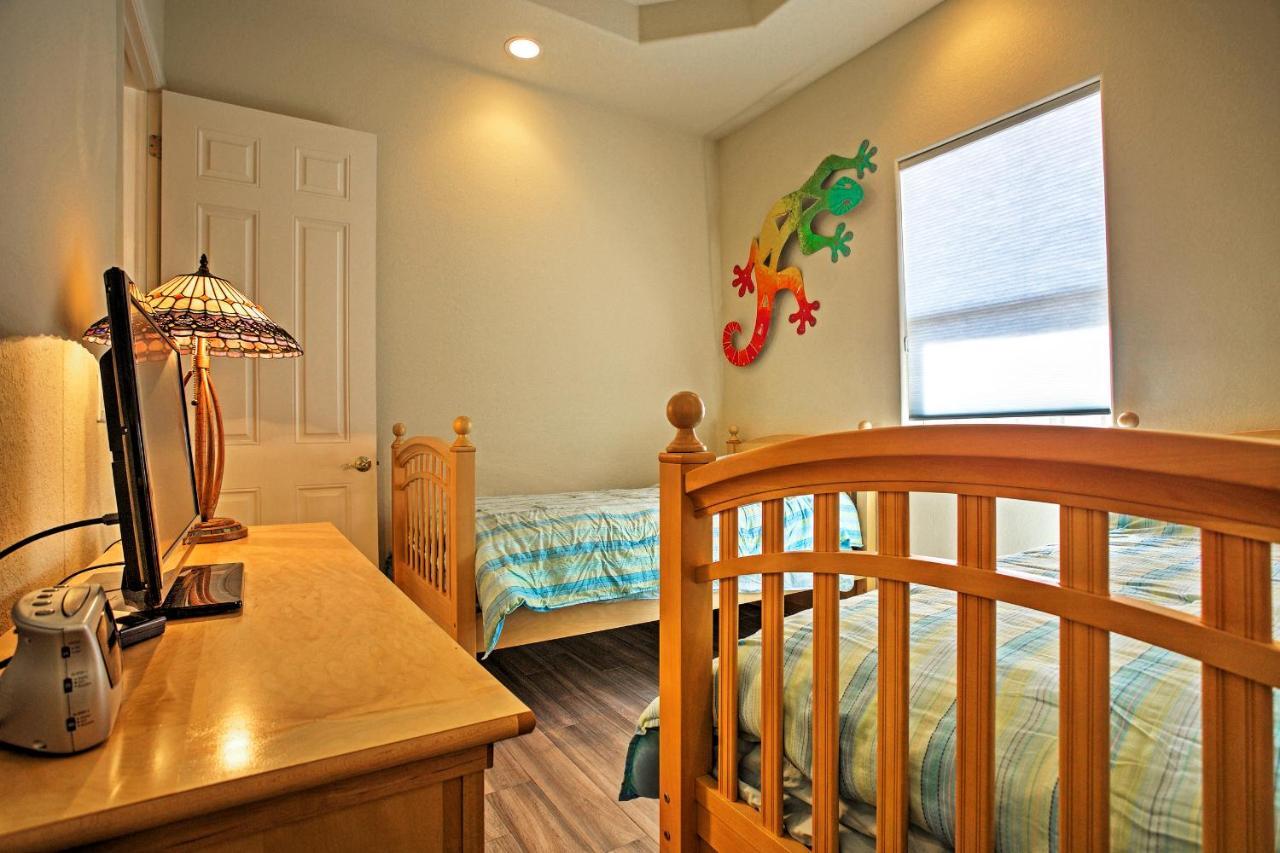 Superb With Den And Private Saltwater Pool Holiday home