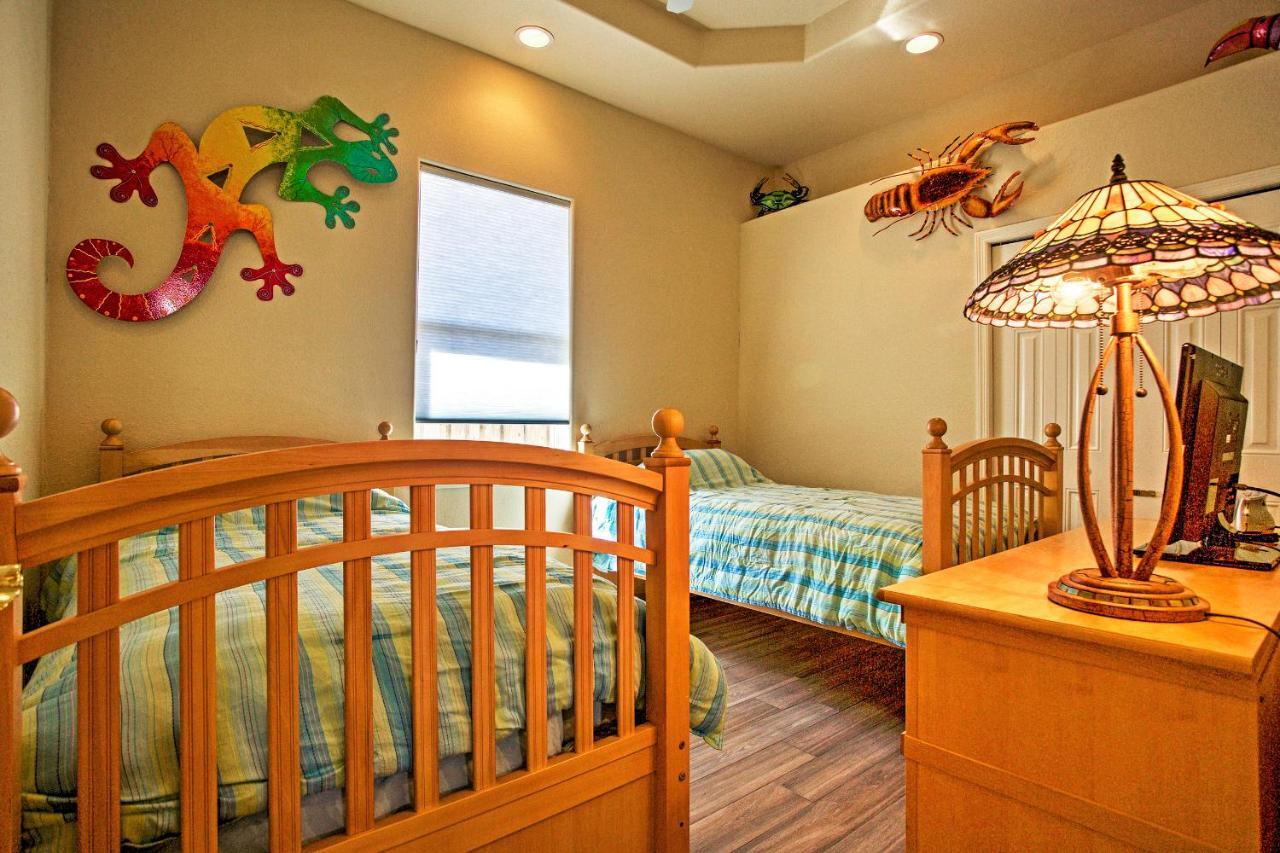 Superb With Den And Private Saltwater Pool *