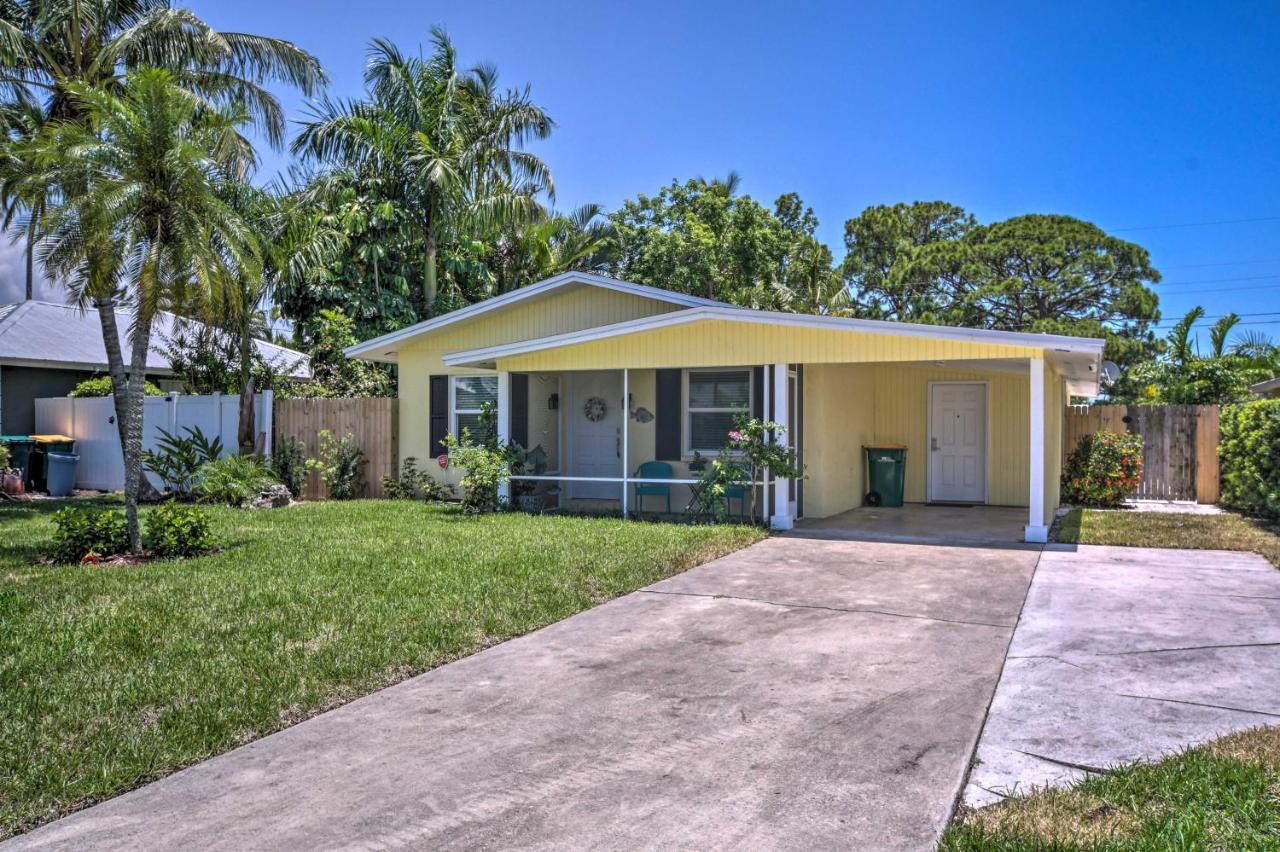 Tasteful With Patio And Grill Less Than 2 Mi To Beach! Holiday home *