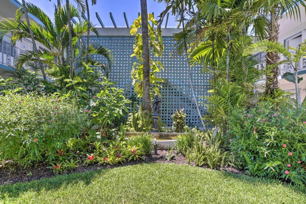Coastal Downtown - Walk To The Beach! Apartment Naples