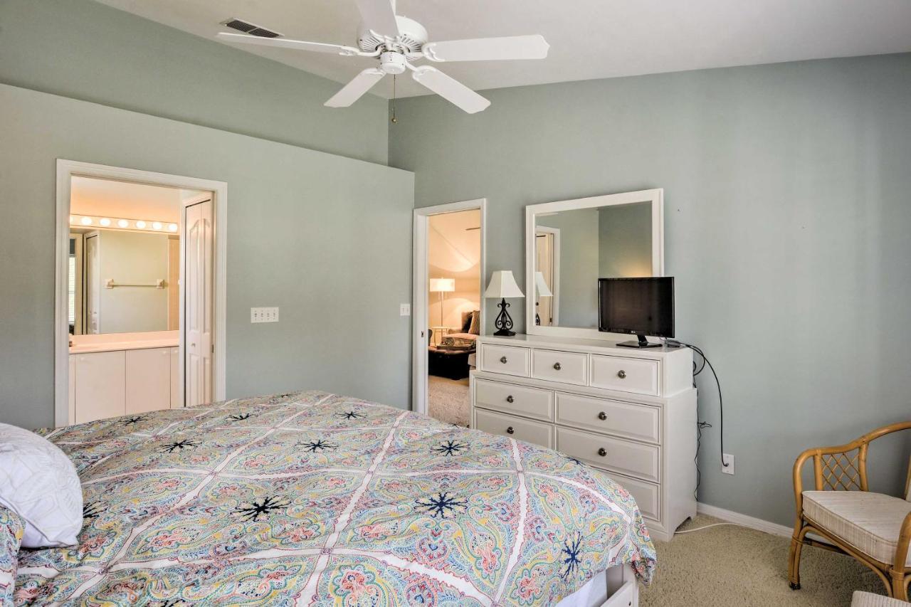 Villa With Lanai And Pond View 5 Mi To Beach! *