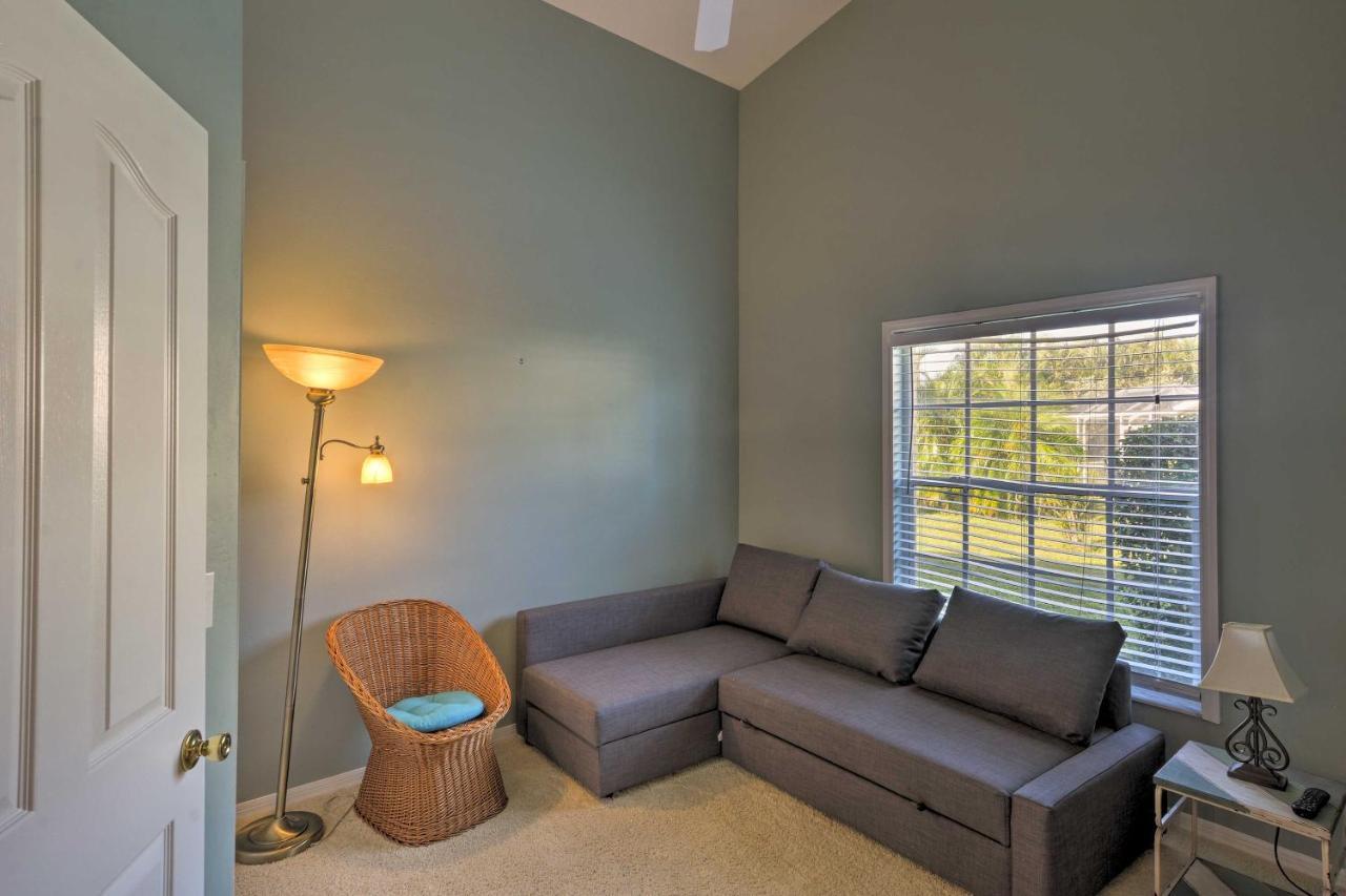 Villa With Lanai And Pond View 5 Mi To Beach! *