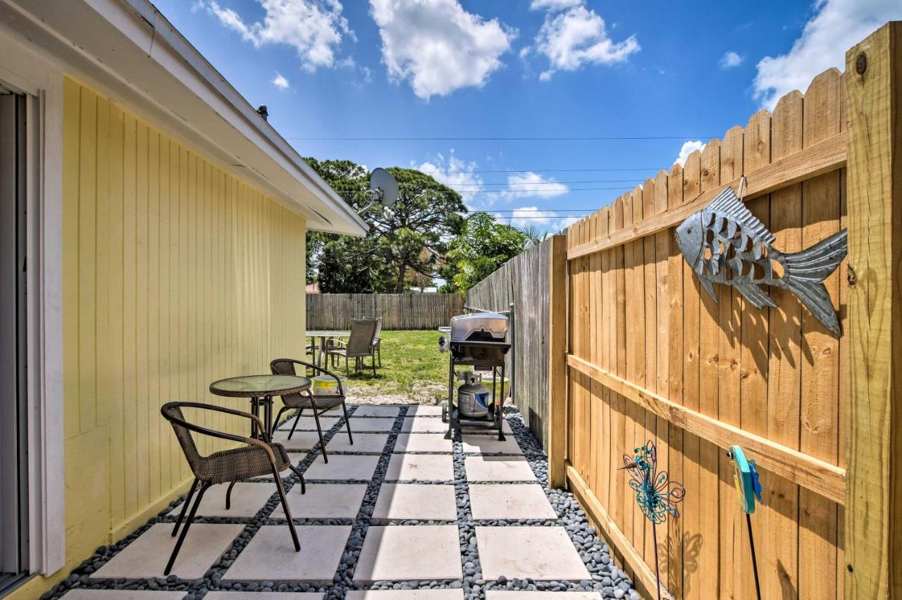 Tasteful With Patio And Grill Less Than 2 Mi To Beach!