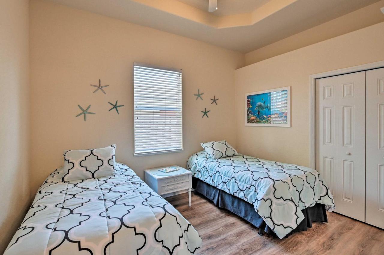 With Private Heated Saltwater Poolandlanai Holiday home *