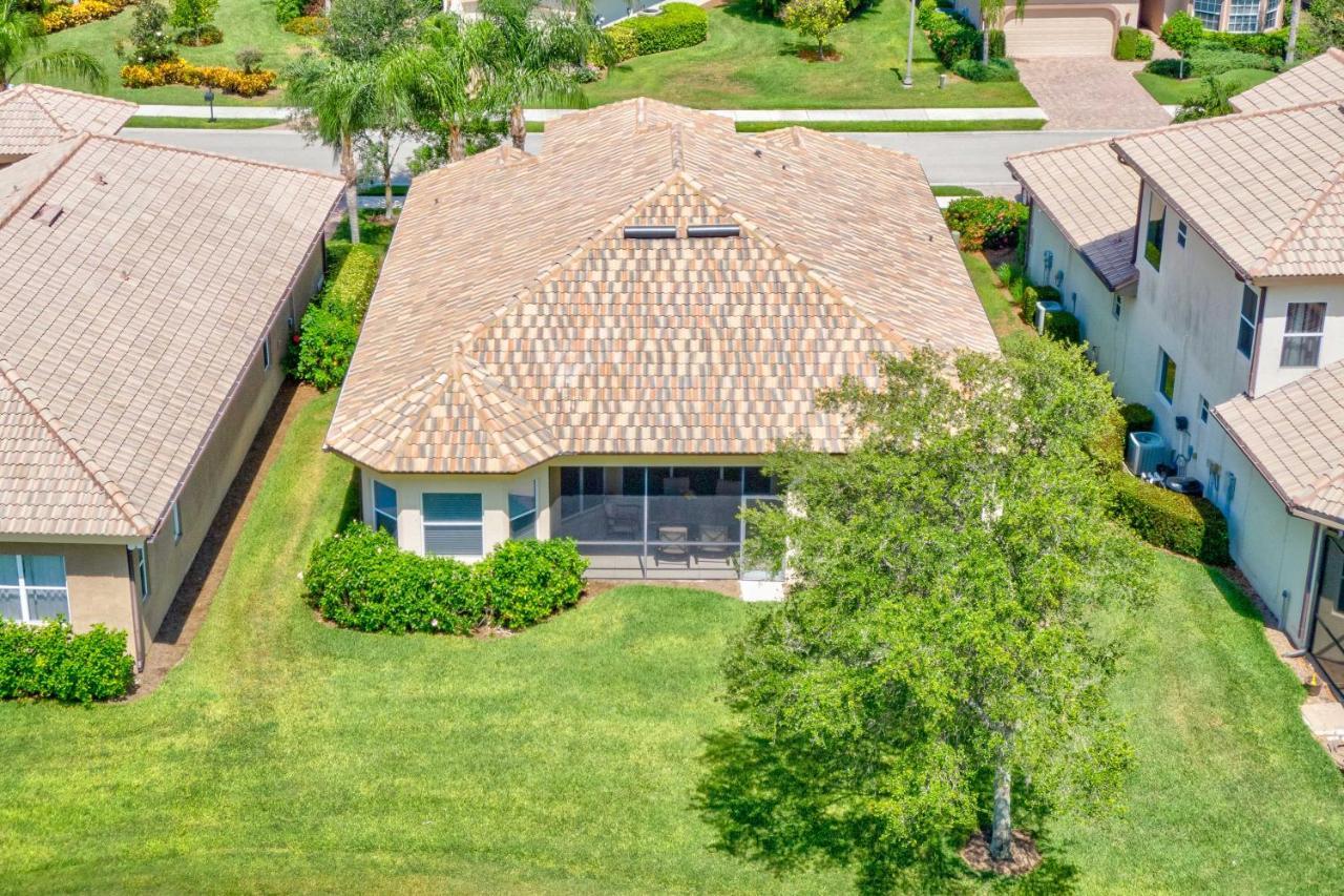 Holiday home Luxurious Golf Course Getaway With Perks *