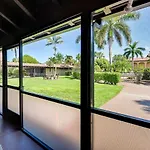 Breezy Naples Studio Condo With Screened Porch!