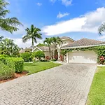 Modern Home W Screened Pool, Hot Tub, & Comm Amenities!