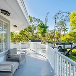 Round Beach House W Pool