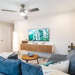 Seahorse Cottage - Pool Home