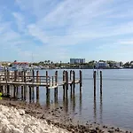 Hilton Vacation Club Charter Club Naples Bay