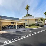 Hilton Vacation Club Charter Club Naples Bay