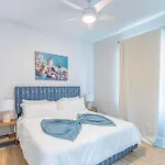 Sparkling New Vanderbilt Beach Luxury Escape