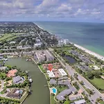 Walk To Lowdermilk Beach From This Amazing & Cute Condo With Back Bay Views