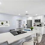 Charming 2Bd Waterfront Home In Naples