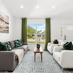 Modern Comfort In Naples, Close To Everything