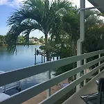 Capri Lodge