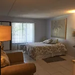 Capri Lodge