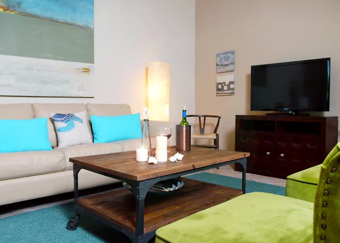 Naples Bay Resort & Marina