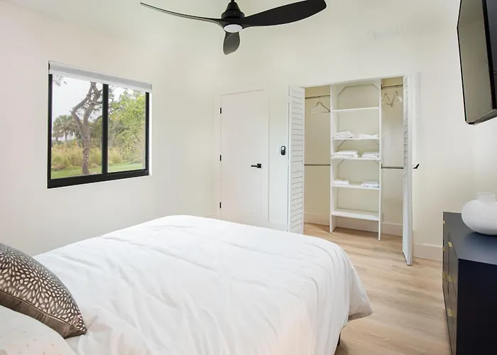 Velvet Bloom Unique Location 3Mil To Downtown