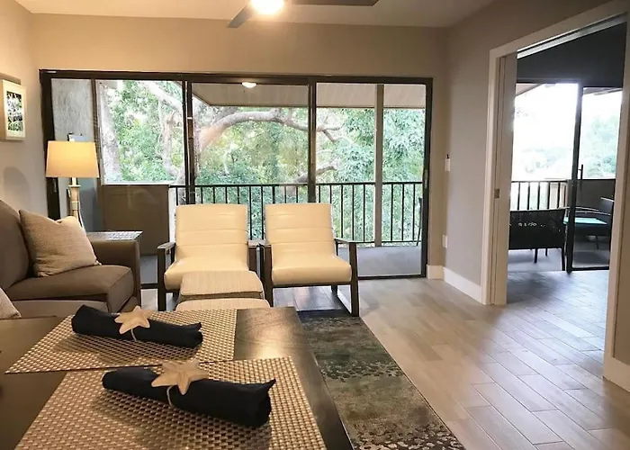 Park Shore Resort Modern Top Floor 2 Bed 2 Bath