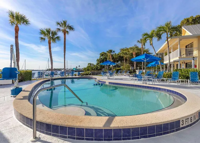 Hilton Vacation Club Charter Club Naples Bay