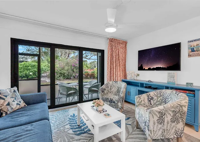 First Floor Deluxe Condo -Updated And Chic