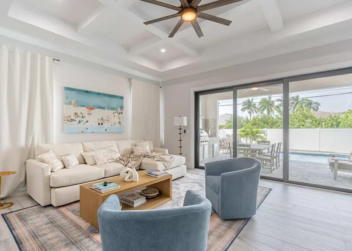 Sparkling New Vanderbilt Beach Luxury Escape