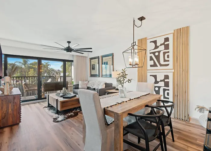Spend Your Vacation In Luxury With Pool Views #243