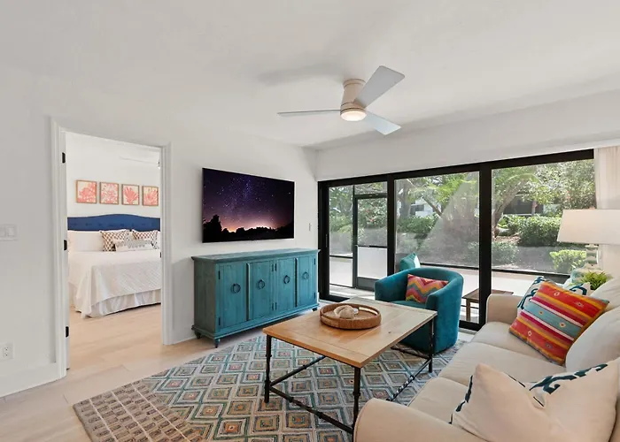 Exquisite Luxury First Floor Condo - Easy Walk To Amenities