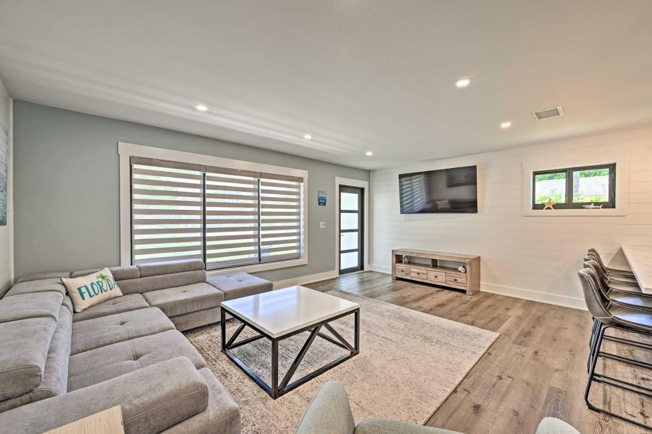 Holiday home With Patio Less Than 1 Mi To Beaches!