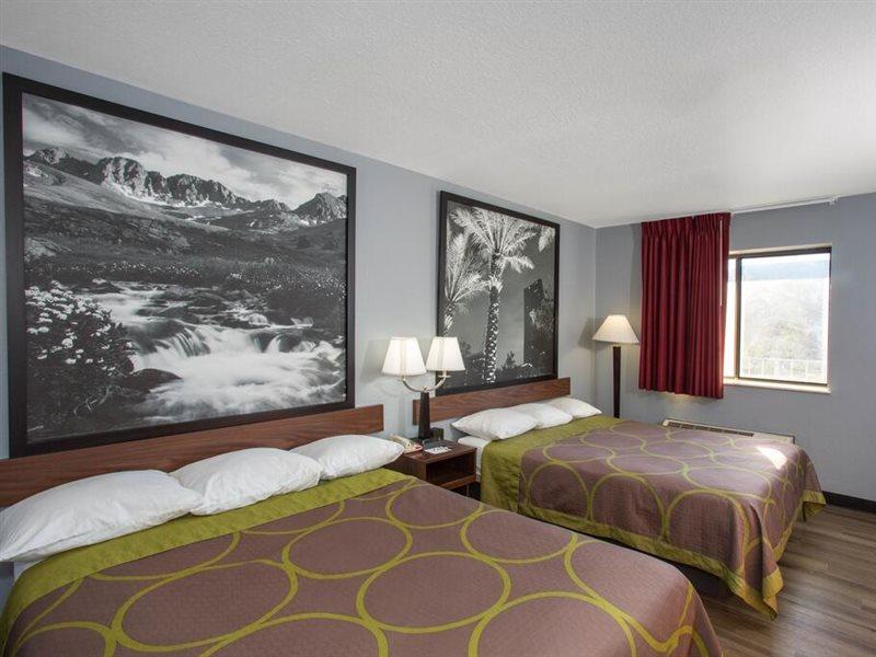 Super 8 By Wyndham Hotel