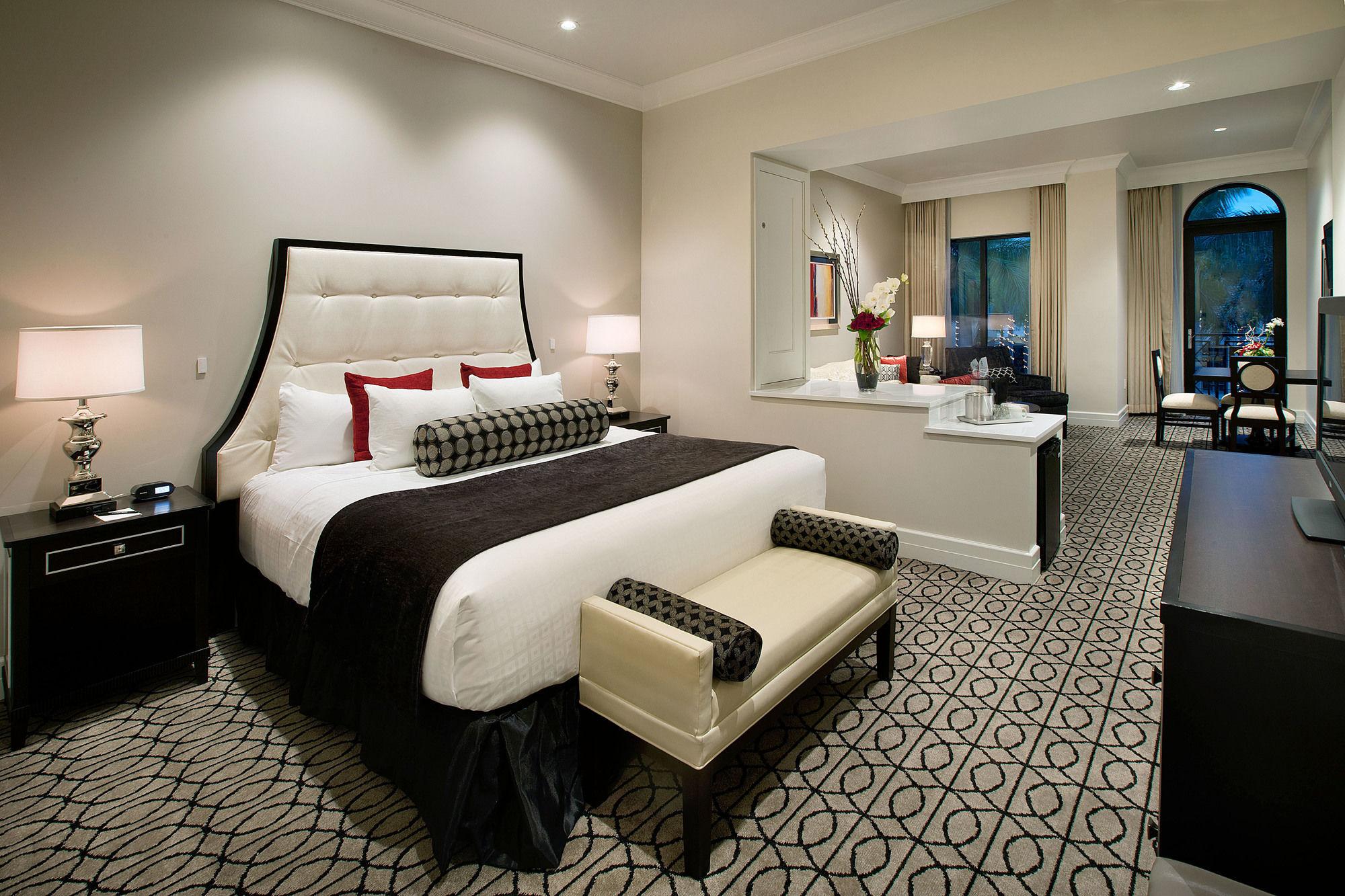 Club Level At On Fifth 4* Naples