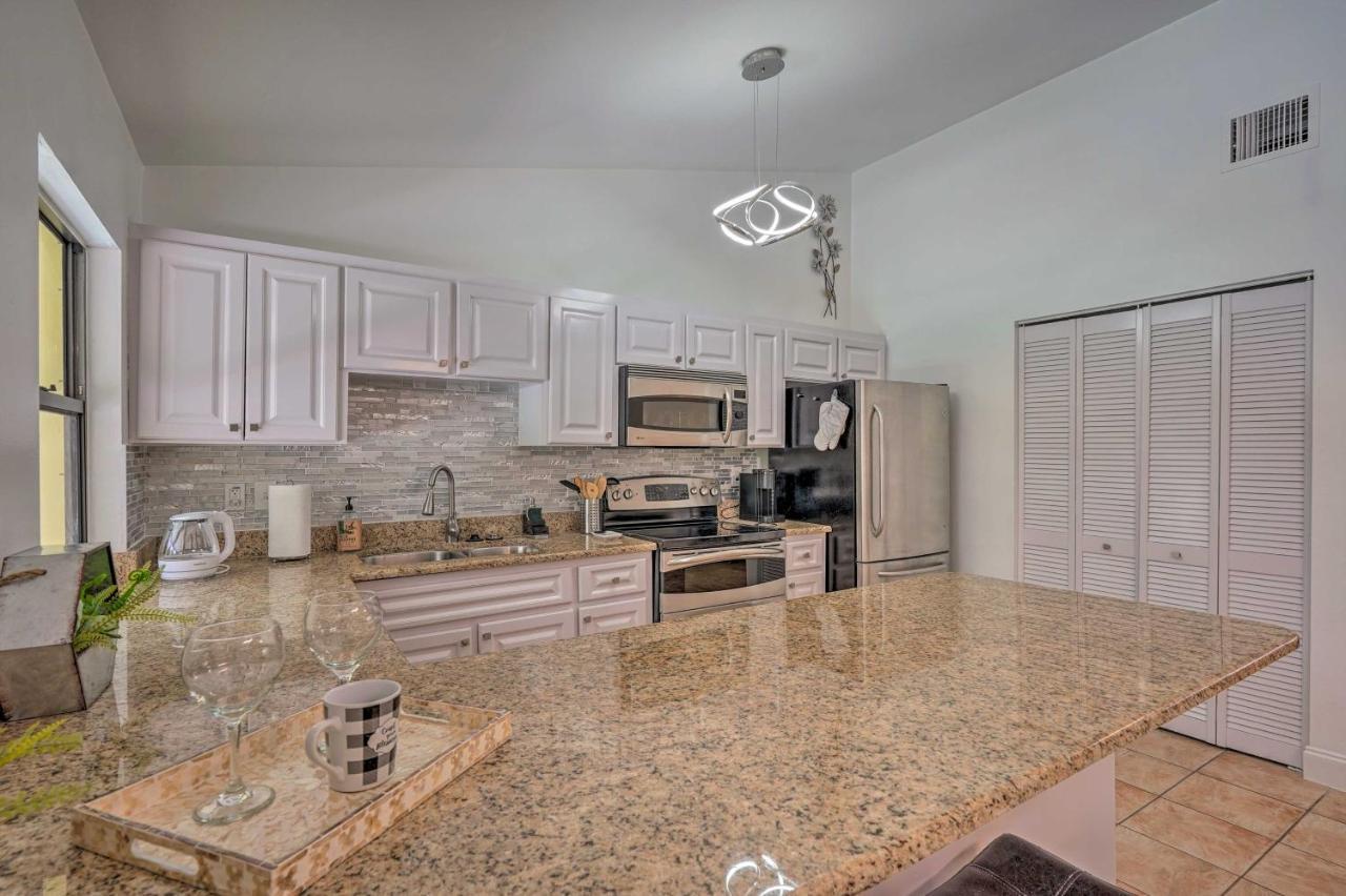 With Private Pool 6 Mi To Dtwn! Holiday home