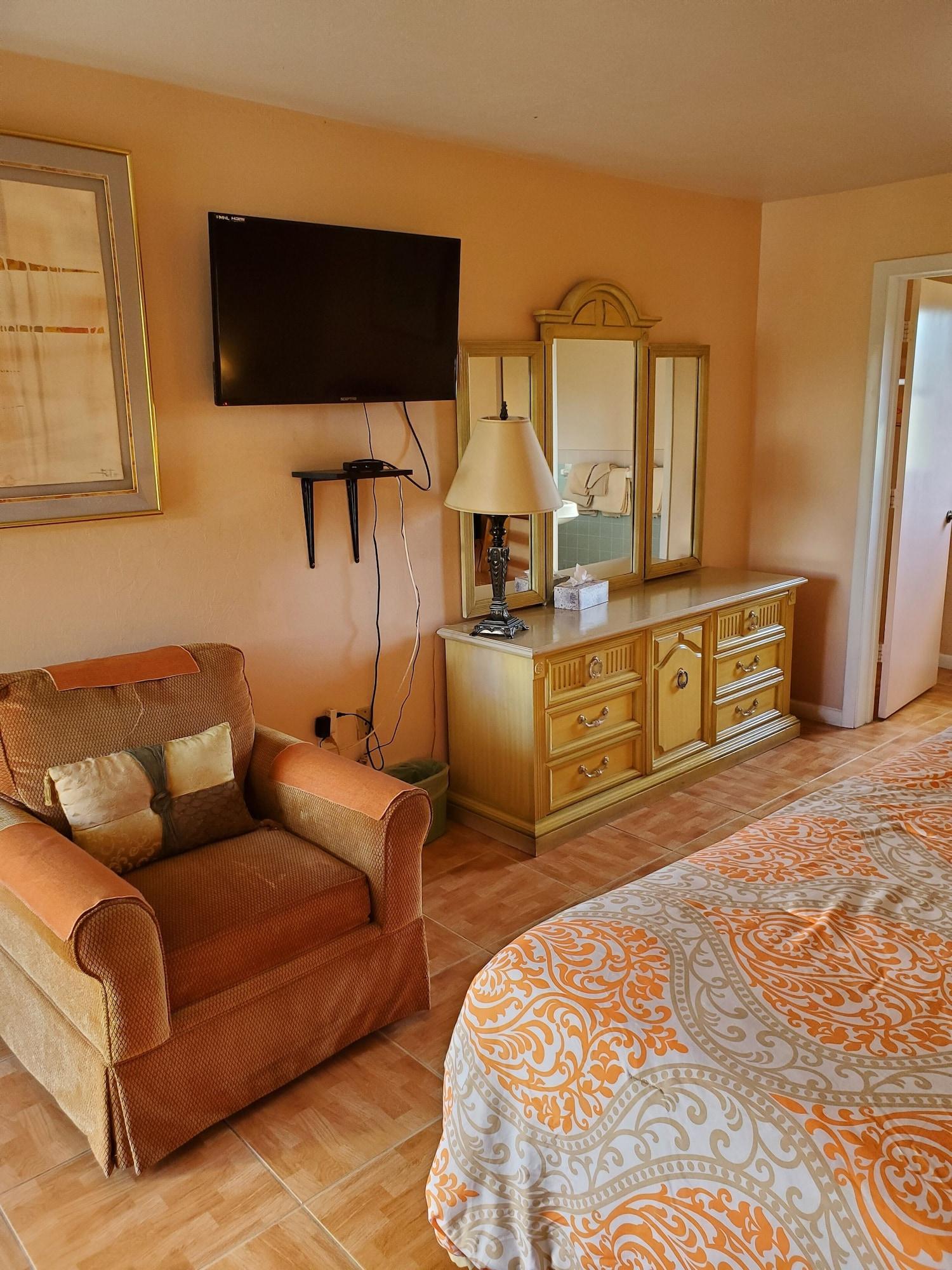 Contys Naples Manor