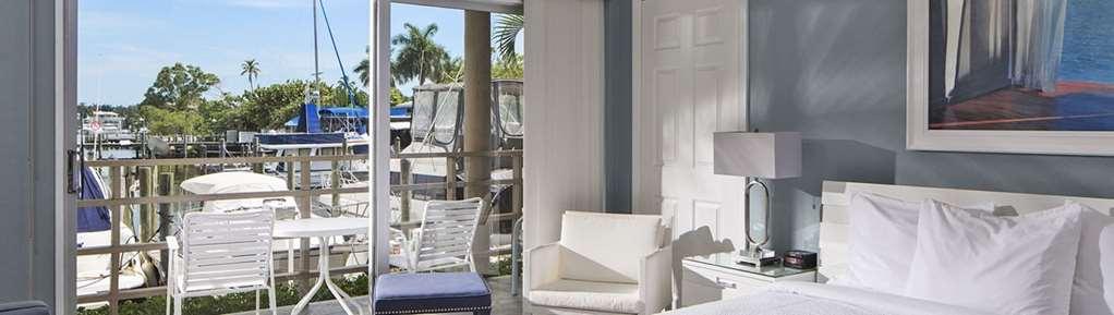 Cove On Bay Hotel