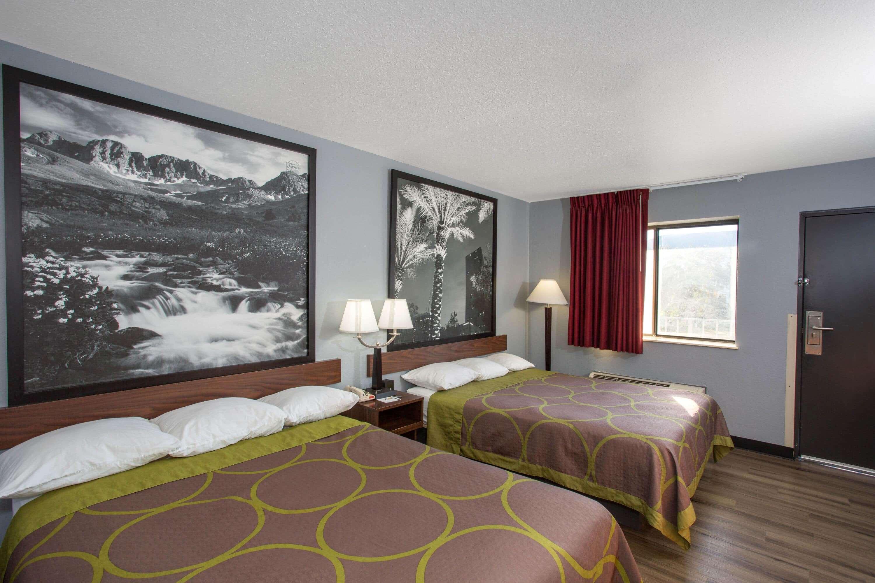 Super 8 By Wyndham * Naples