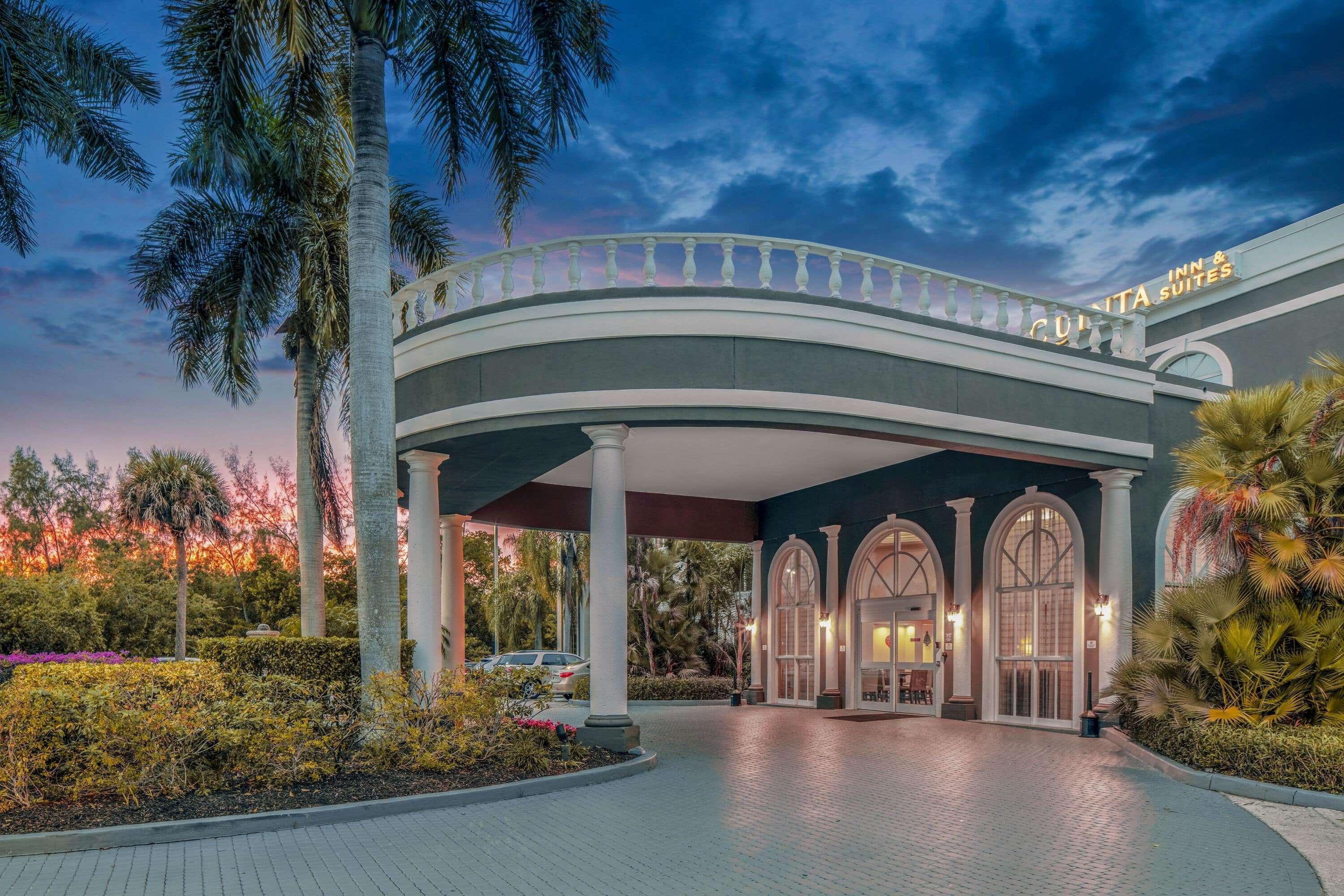 La Quinta By Wyndham Downtown 3* Naples