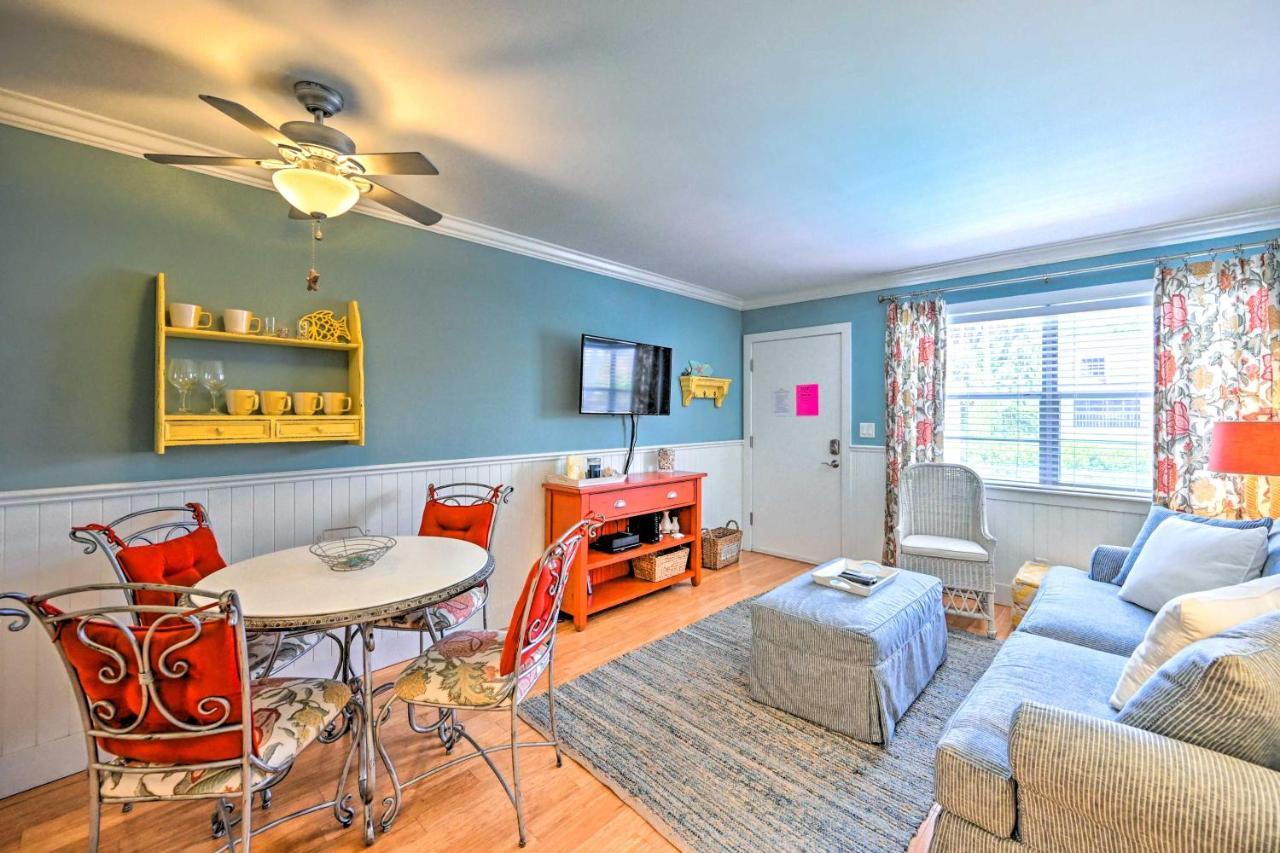 Apartment With Pool Access Walk To Shopping And Beach! *