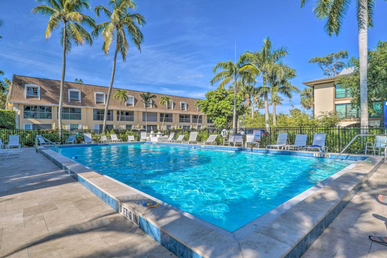 With Pool Access Walk To Shopping And Beach! Apartment Naples