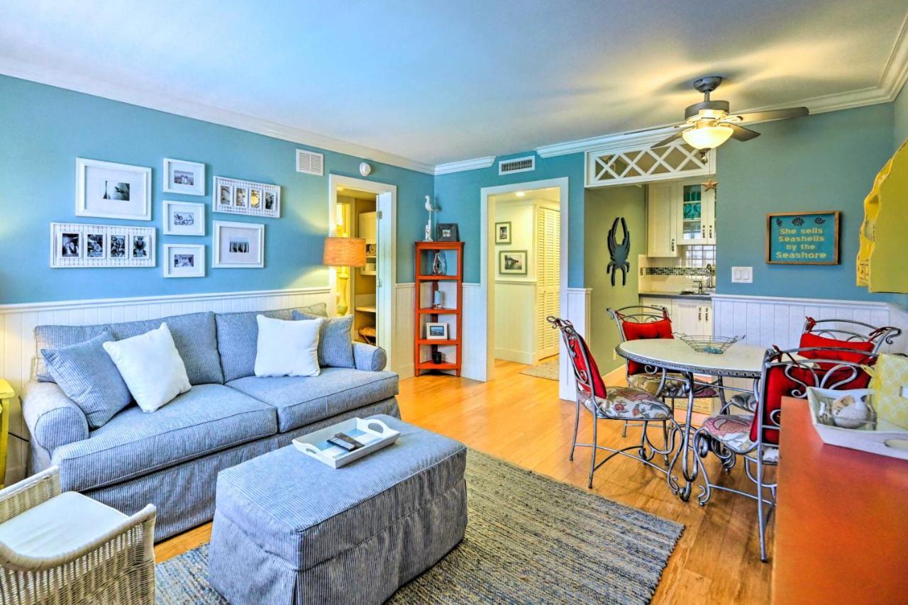 With Pool Access Walk To Shopping And Beach! Apartment *