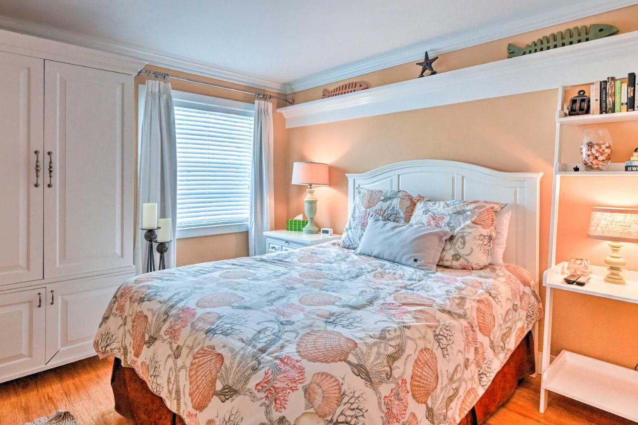 With Pool Access Walk To Shopping And Beach! Apartment *