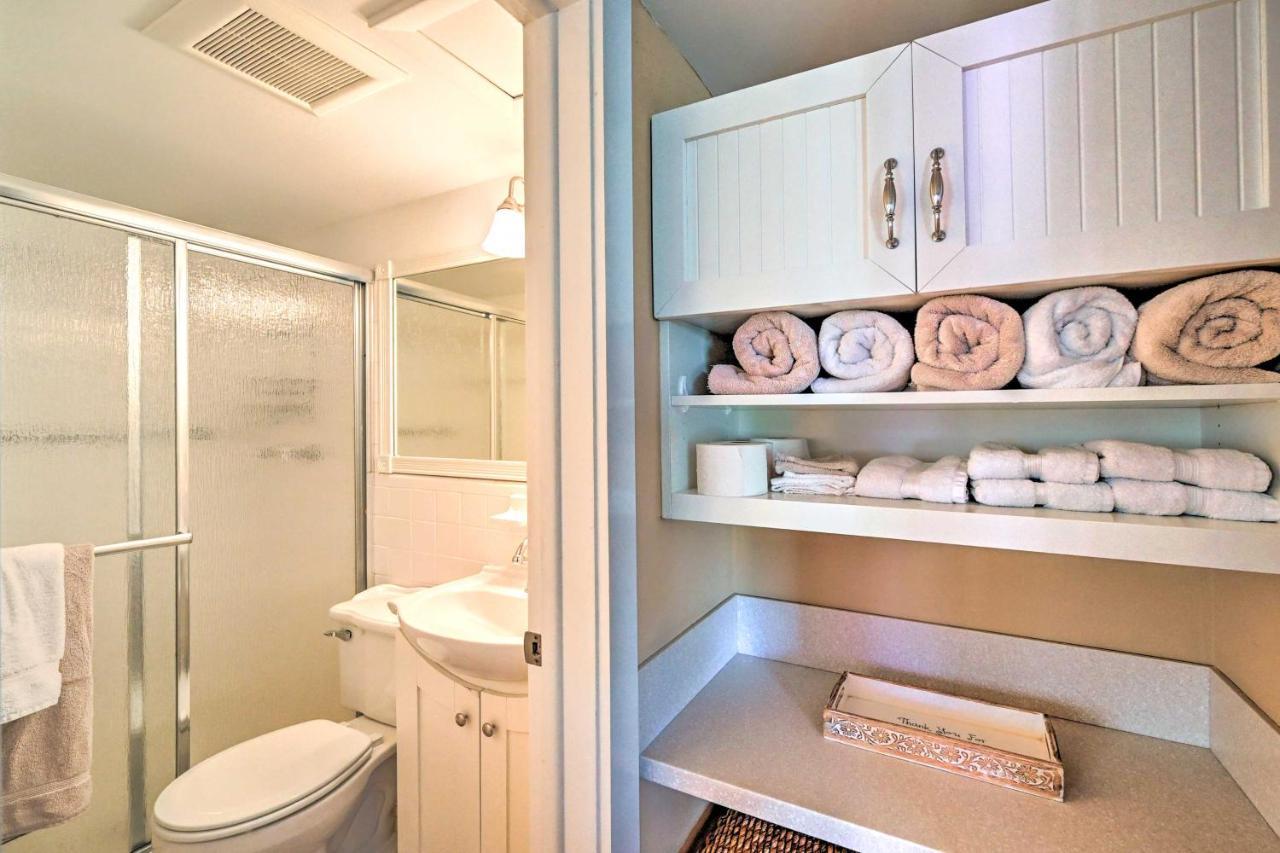 With Pool Access Walk To Shopping And Beach! Naples