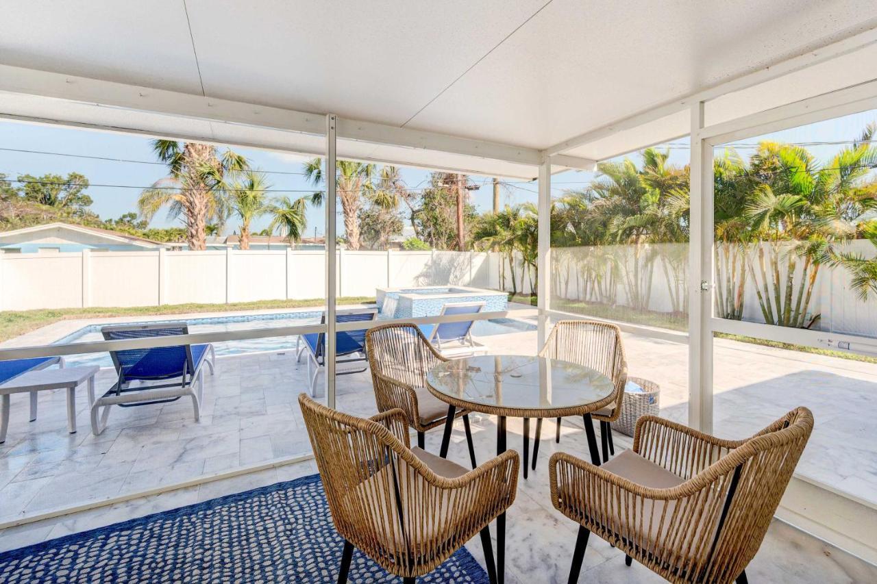 Holiday home Vacation Private Pool And Hot Tub!